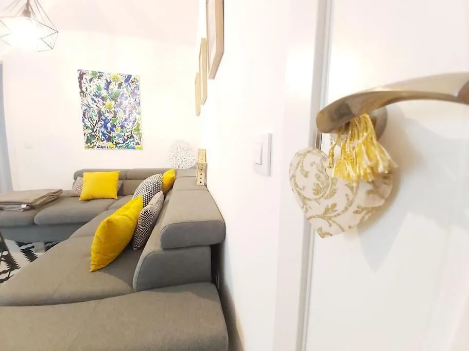 Luminoso Apartamento En El Centro, Con Mucho Arte Seville