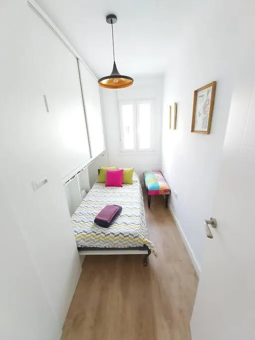 Luminoso Apartamento En El Centro, Con Mucho Arte Seville 0*,  Spain